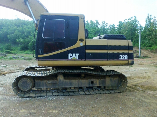 ขายด่วน  รถแบคโฮ CAT 320 V1 บูม อาร์ม สวย ไม่มีปะ รถสู้งานแข็ง สวยแจ่ม มีเล่มทะเบียนครบ.