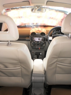 VOLKSWAGEN BEETLE 2.0 VOLKSWAGEN BEETLE 2.0