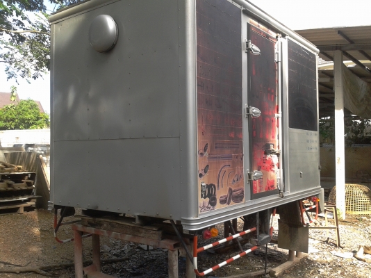 ตู้แห้งสภาพ80\% ใช้ขนอุปกรณ์ไฟฟ้า ภายในสวยมาก