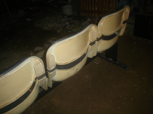 หลินรัชดา 081-585-6957 เก้าอี้ 3 ที่นั่ง แข็งแรง800บาทจัดไป