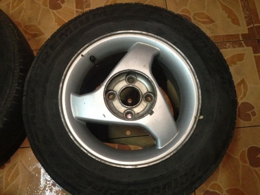 ขายล้อแม็กซ์มือ2 Misubrishi ขอบ13 4รู100+ยาง ราคา 1900 บาทถูก