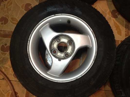 ขายล้อแม็กซ์มือ2 Misubrishi ขอบ13 4รู100+ยาง ราคา 1900 บาทถูก