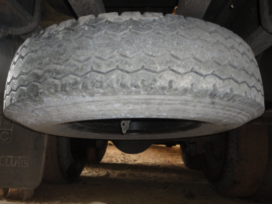 ISUZU 10 ล้อหัวยาว ยางเต็ม เล่มพร้อมโอนค่ะ ISUZU 10 ล้อหัวยาว ยางเต็ม เล่มพร้อมโอนค่ะ