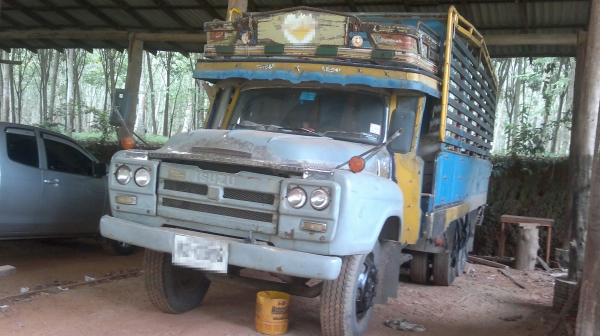 ISUZU 10 ล้อหัวยาว ยางเต็ม เล่มพร้อมโอนค่ะ ISUZU 10 ล้อหัวยาว ยางเต็ม เล่มพร้อมโอนค่ะ