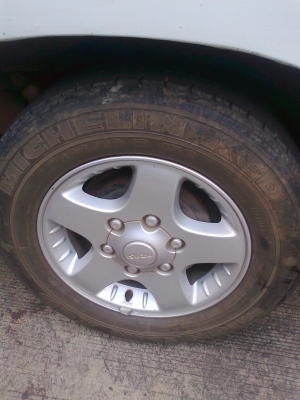 ขายบัสดี้เครื่อง 90แรงม้า สีเดิมบางๆไม่เคยทำสี แอร์ หน้า หลัง หนาวสำหรับคนที่ชอบรถเดิม