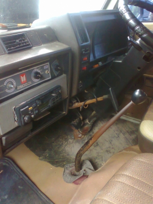 ขายบัสดี้เครื่อง 90แรงม้า สีเดิมบางๆไม่เคยทำสี แอร์ หน้า หลัง หนาวสำหรับคนที่ชอบรถเดิม