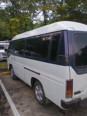 ขายบัสดี้เครื่อง 90แรงม้า สีเดิมบางๆไม่เคยทำสี แอร์ หน้า หลัง หนาวสำหรับคนที่ชอบรถเดิม