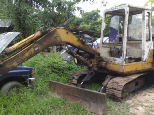 ขายรถแบ็คโฮ KOMATSU PC40-2 สภาพสวย พร้อมลุย ราคาถูก