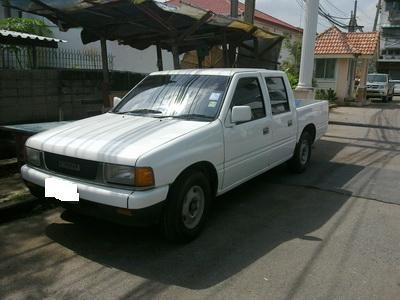 (ขายแล้วครับ)ขาย ISUZU 4 ประตู พร้อมใช้งาน (ราคาต่อรองได้)