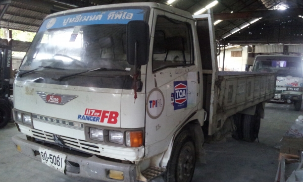 ขายรถบรรทุก6ล้อHINOรุ่นFB112.117แรงม้ากระบะคาร์โก้ปี36ขายเหมา2คัน.870000