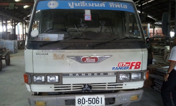 ขายรถบรรทุก6ล้อHINOรุ่นFB112.117แรงม้ากระบะคาร์โก้ปี36ขายเหมา2คัน.870000