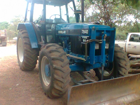 FORD 7840 - 2 เพลา อุปกรณ์มีให้ครบพร้อม มีใบมีดดันหน้า ผานพรวนดิน 7 ระบบขับเคลื่อนช่วงล่างใช้งานได้ดีมากครับปกติดีทุกอย่างพร้อมใช้งานได้เลย เอกสารครบเป็นใบอินวอยซ์ครับ