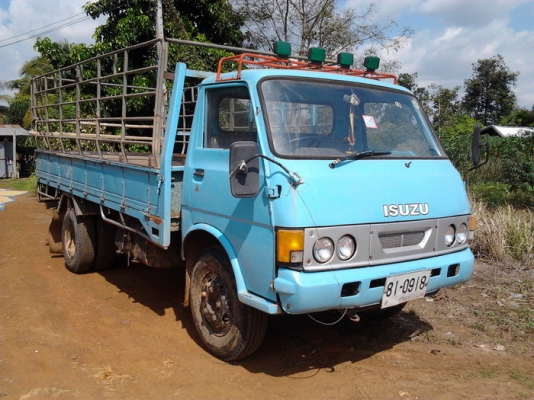 ISUZU ELF 100 แรงฝาขาว หัวแป กระบะคอกเหล็กยาว 4.30 เมตร เครื่องแห้งดีไม่มีเยิ้ม ภายในเก๋งครบหัวบางสวยเก็บสีให้เรียบร้อย ช่วงล่างคัชซีไม่ผุ ยางสภาพดี 60\% เอกสารเล่มทะเบียนครบพร้อมโอนครับ