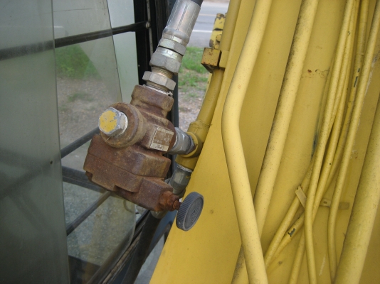 รถขุดKOBELCO   SK120-1เก่านอกแท้  085-4288184