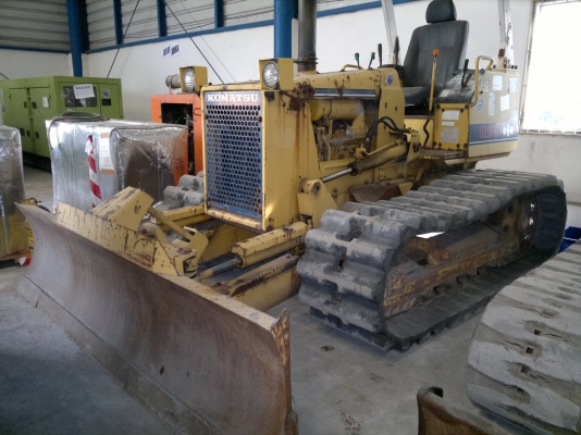 รถแทรกเตอร์ KOMATSU D20P-6 รถนอกนำเข้าจากญี่ปุ่น ราคาไม่แพงครับ ติดต่อ มานะ 085-9049669