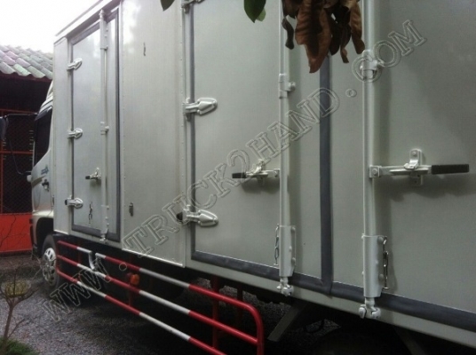 รถบรรทุก 6 ล้อตู้แห้ง ยี่ห้อ HINO รุ่น FC9J