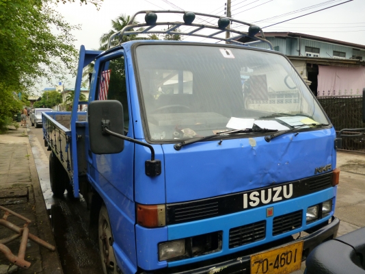 ขายด่วนรถบรรทุกกระบะ 6 ล้อ Isuzu NKR ขายด่วนรถบรรทุกกระบะ 6 ล้อ Isuzu NKR