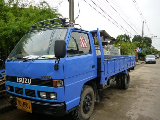 ขายด่วนรถบรรทุกกระบะ 6  ล้อ  Isuzu  NKR