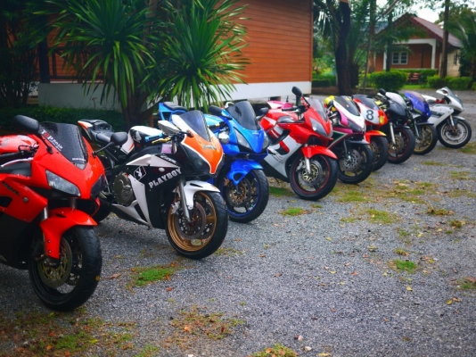 รับสั่งประกอบnc30.cbr400พร้อมทะเบียนเลือกสีเลือกลายได้ราคา85000ติดต่อ0803355484