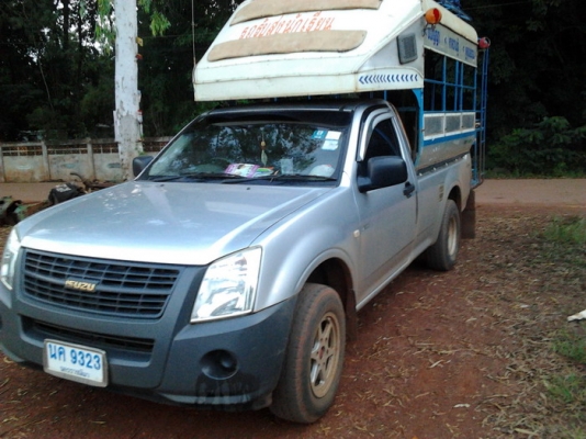 ISUZU D-MAX SPARK EX 2.5 Ddi i-TEQ MT ปี 2008 กระบะมีหลังคาโดยสาร รถบ้านสภาพดีมากครับ เครื่องดี ภายในเก๋งครบ ช่วงล่างแน่นดี ยางสภาพดี 70\% พร้อมใช้งาน เอกสารทะเบียนภาษีไม่ขาดพร้อมโอนสิทธิ์ได้เลยครับ