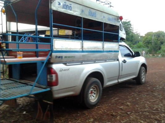 ISUZU D-MAX SPARK EX 2.5 Ddi i-TEQ MT ปี 2008 กระบะมีหลังคาโดยสาร รถบ้านสภาพดีมากครับ เครื่องดี ภายในเก๋งครบ ช่วงล่างแน่นดี ยางสภาพดี 70\% พร้อมใช้งาน เอกสารทะเบียนภาษีไม่ขาดพร้อมโอนสิทธิ์ได้เลยครับ