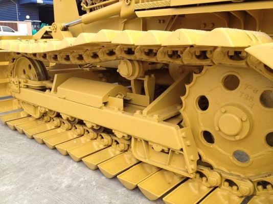 ขายรถแทรกเตอร์ตีนตะขาบ KOMATSU D20-6 มือสอง นำเข้าจากญี่ปุ่น ทำสีใหม่