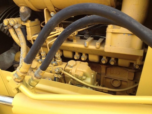 ขายรถแทรกเตอร์ตีนตะขาบ KOMATSU D20-6 มือสอง นำเข้าจากญี่ปุ่น ทำสีใหม่