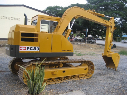 รถขุดโคมัสสุPC80-2เก่านอกแท้