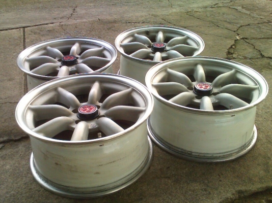 ล้อกล้วยWATANABE--4รู100--F8--หน้า7--หลัง7.5--OFF.20 ฝาล้อแท้+จุ๊บแท้