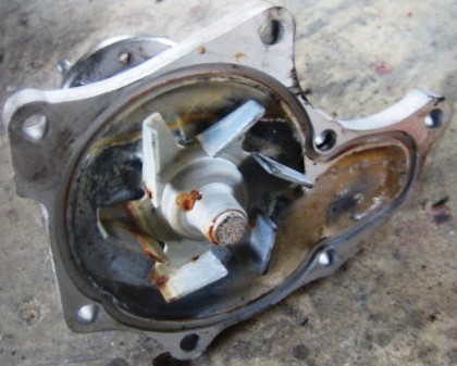 ขายปั้มน้ำ ISUZU สภาพดี เพิ่งถอดออก ขาย 500 บาท