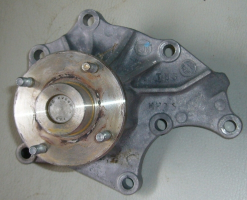 ขายปั้มน้ำ ISUZU สภาพดี เพิ่งถอดออก ขาย 500 บาท