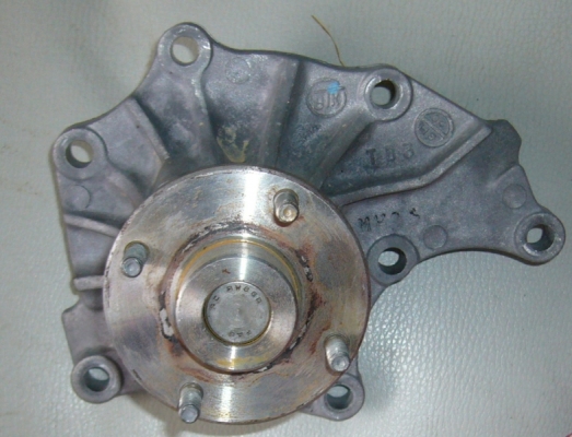 ขายปั้มน้ำ ISUZU สภาพดี เพิ่งถอดออก ขาย 500 บาท