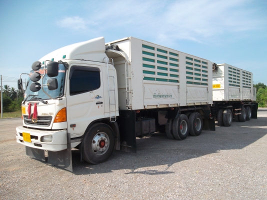 รถบรรทุก 22 ล้อ