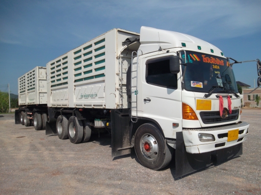 รถบรรทุก 22 ล้อ