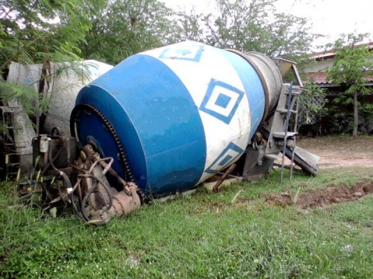 โม่ปูนคายาบ้า 5คิว สภาพดี ราคาถูก เอาไปใช้ได้เลย โม่ปูนคายาบ้า 5คิว สภาพดี ราคาถูก เอาไปใช้ได้เลย