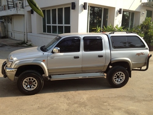 ขาย Toyota Sport Cruiser D4D Commonrail รุ่น TOP ปี2003 สภาพดีมาก