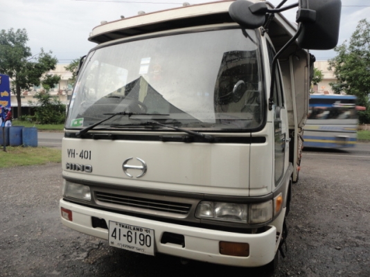 6 ล้อ HINO เครื่อง 210 แรง กะบะยาว 5.50 เมตร พร้อมใช้ทันที