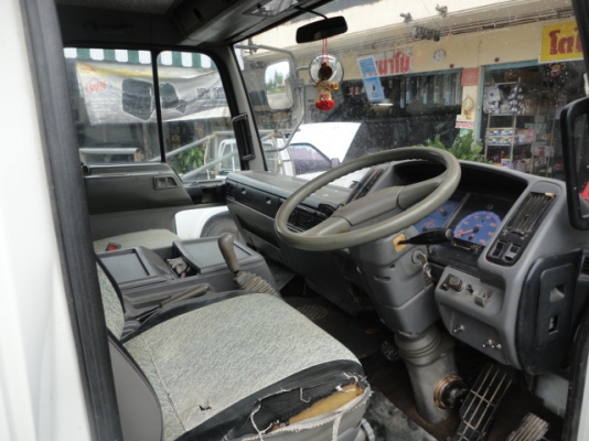 6 ล้อ HINO เครื่อง 210 แรง กะบะยาว 5.50 เมตร พร้อมใช้ทันที