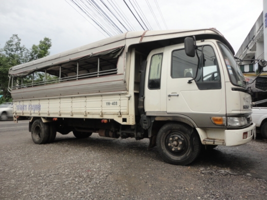 6 ล้อ HINO เครื่อง 210 แรง กะบะยาว 5.50 เมตร พร้อมใช้ทันที