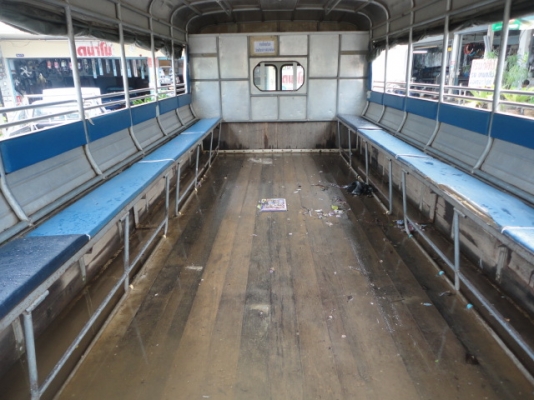 6 ล้อ HINO เครื่อง 210 แรง กะบะยาว 5.50 เมตร พร้อมใช้ทันที