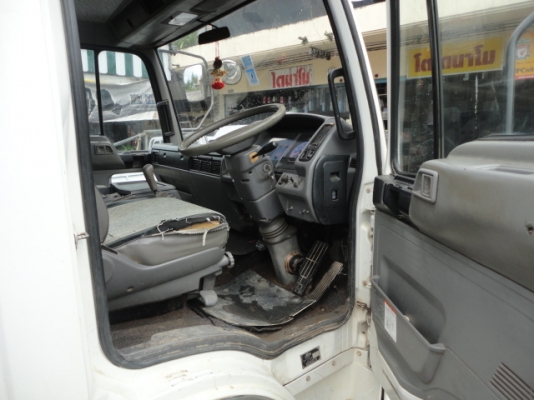 6 ล้อ HINO เครื่อง 210 แรง กะบะยาว 5.50 เมตร พร้อมใช้ทันที