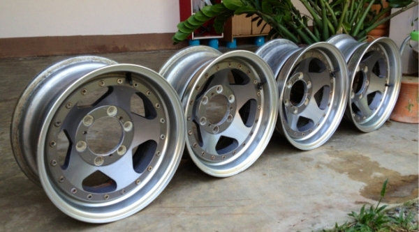ขายล้อ 3 ชิ้นแท้ JAPAN ขอบ 15x7 ใส่ 6รูกระบะ หมุดจม สภาพเดิมหมด สวยๆ ครับ ขายล้อ 3 ชิ้นแท้ JAPAN ขอบ 15x7 ใส่ 6รูกระบะ หมุดจม สภาพเดิมหมด สวยๆ ครับ