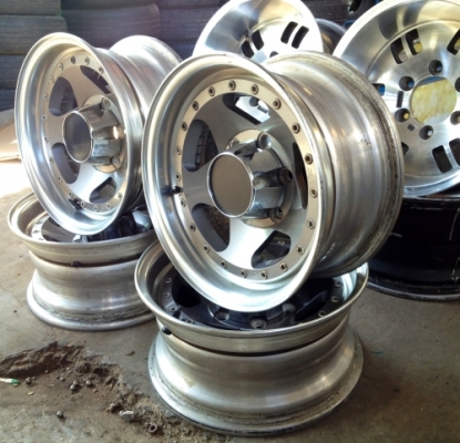 ขายล้อ 3 ชิ้นแท้ JAPAN ขอบ 15x7 ใส่ 6รูกระบะ หมุดจม สภาพเดิมหมด สวยๆ ครับ ขายล้อ 3 ชิ้นแท้ JAPAN ขอบ 15x7 ใส่ 6รูกระบะ หมุดจม สภาพเดิมหมด สวยๆ ครับ