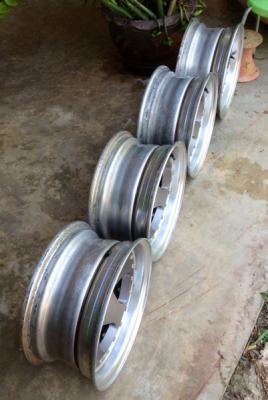 ขายล้อ 3 ชิ้นแท้ JAPAN ขอบ 15x7 ใส่ 6รูกระบะ หมุดจม สภาพเดิมหมด สวยๆ ครับ ขายล้อ 3 ชิ้นแท้ JAPAN ขอบ 15x7 ใส่ 6รูกระบะ หมุดจม สภาพเดิมหมด สวยๆ ครับ