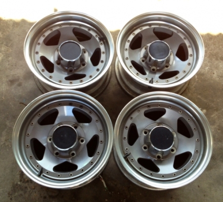 ขายล้อ 3 ชิ้นแท้ JAPAN ขอบ 15x7 ใส่ 6รูกระบะ หมุดจม สภาพเดิมหมด สวยๆ ครับ