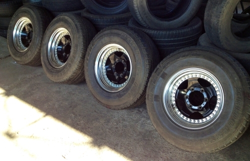 >>>ขายล้อ BERG JAPAN 2 ชิ้นแท้ขอบ15x8 ออฟ0 ใส่ 6/139.7 ออฟลึกๆ สวยๆ ครับ<<<