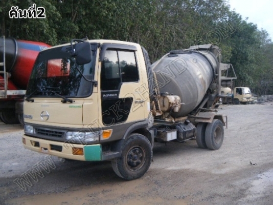 รถบรรทุก 6 ล้อ โม่ปูน ยี่ห้อ HINO โม่ปูน 2.5 คิว (ขายรวม 2 คัน)