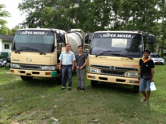 รถบรรทุก 6 ล้อ โม่ปูน ยี่ห้อ HINO โม่ปูน 2.5 คิว (ขายรวม 2 คัน)