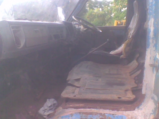 ขาย 6 ล้อ KS31 110 แรงม้า ยาว 5 ม. ยางใหม่ พื้นเหล็ก พวงมาลัยเพาเวอร์ โทร 081-9837056 ขาย 6 ล้อ KS31 110 แรงม้า ยาว 5 ม. ยางใหม่ พื้นเหล็ก พวงมาลัยเพาเวอร์ โทร 081-9837056