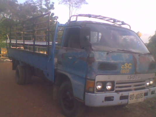 ขาย 6 ล้อ KS31  110  แรงม้า ยาว 5 ม. ยางใหม่ พื้นเหล็ก พวงมาลัยเพาเวอร์  โทร 081-9837056